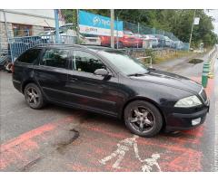 Škoda Octavia 2,0 TDI PD Elegance Combi - 15