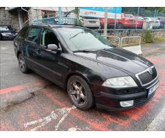 Škoda Octavia 2,0 TDI PD Elegance Combi - 16