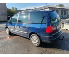 Volkswagen Sharan 1,9 TDI 4Motion Sportline Business - 7