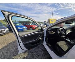 Škoda Octavia 2,0 TDi 147KW Scout 4x4, 2 sady kol - 9