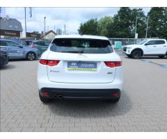 Jaguar F-Pace 2,0 20d 132kW AWD AUTOMAT - 6