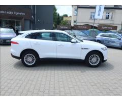 Jaguar F-Pace 2,0 20d 132kW AWD AUTOMAT - 8