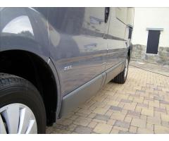 Renault Trafic 2,0   VIVARO LONG - 9