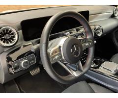 Mercedes-Benz CLA 200d AMG NIGHT LED - 9