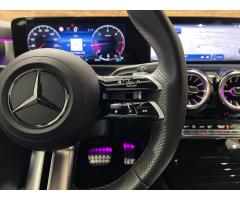 Mercedes-Benz Třídy A 200d 8G DCT AMG KEYLESS GO - 11