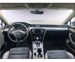 Volkswagen Passat 2,0 BiTDI 176kW 4MOT DSG Highline - 9