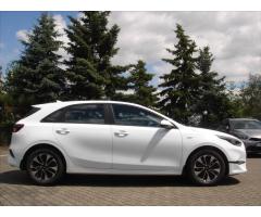 Kia Ceed 1.5 T-GDi SPIN 2025 SLEVA - 11