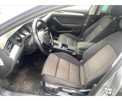 Volkswagen Passat 2,0 TDI 110kW BMT DSG Comfortl. Variant - 10