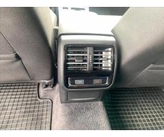 Volkswagen Passat 2,0 TDI 110kW BMT DSG Comfortl. Variant - 18