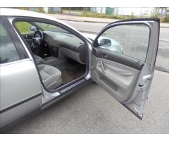 Volkswagen Passat 1,8 T Comfortline - 6