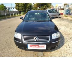 Volkswagen Passat 2,5 TDi 4x4 - 2