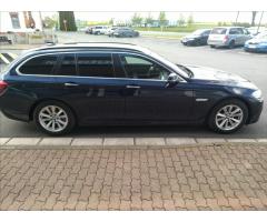 BMW Řada 5 2,0 520d Touring Automat - 9