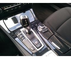 BMW Řada 5 2,0 520d Touring Automat - 29
