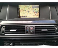 BMW Řada 5 2,0 520d Touring Automat - 31