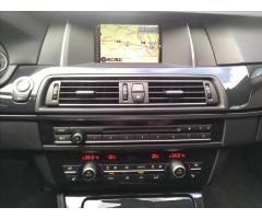 BMW Řada 5 2,0 520d Touring Automat - 32