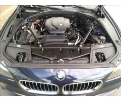 BMW Řada 5 2,0 520d Touring Automat - 36