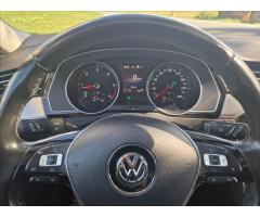 Volkswagen Passat 2,0 TDI 140kW 4MOT DSG Highl. - 33