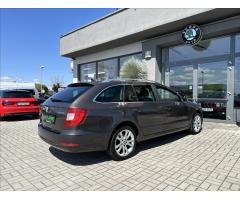 Škoda Superb 2,0   TDI CR DSG 103kW FAMILY COMBI - 6