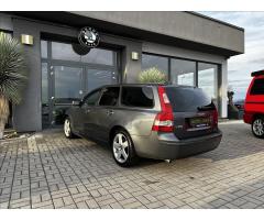 Volvo V50 2,4   D5 132kW AUTOMAT MOMENTUM - 6