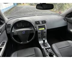 Volvo V50 2,4   D5 132kW AUTOMAT MOMENTUM - 14