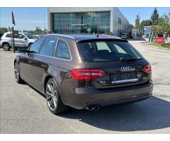 Audi A4 2,0 TDi Q 110kW,Xen,Nav,Manuál - 32