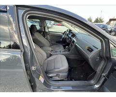 Volkswagen Golf 2,0 TDi 110 kW,DSG,Navi,Výhřev - 22