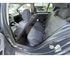 Volkswagen Golf 2,0 TDi 110 kW,DSG,Navi,Výhřev - 23