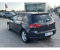 Volkswagen Golf 2,0 TDi 110 kW,DSG,Navi,Výhřev - 31