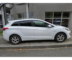 Hyundai i30 1.6i ČR, serv.kn.,1.maj. - 6