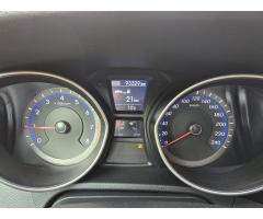 Hyundai i30 1.6i ČR, serv.kn.,1.maj. - 15