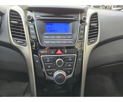 Hyundai i30 1.6i ČR, serv.kn.,1.maj. - 16