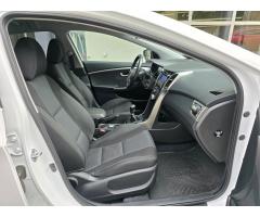 Hyundai i30 1.6i ČR, serv.kn.,1.maj. - 17