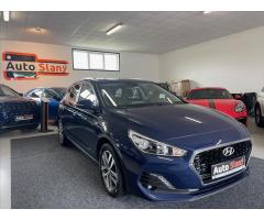 Hyundai i30 1,6 CRDi Style 1maj.CZ,2x kola! - 2