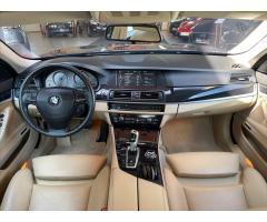 BMW Řada 5 3,0 530d xDrive, DPH, 2x kola - 13