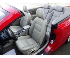 Volvo C70 D5 132kW A/T Summum Xenon - 15