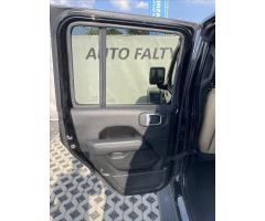 Jeep Wrangler 2.2 CRD 147 KW SAHARA CZ - 27