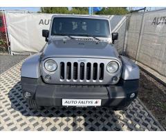 Jeep Wrangler 2,8 CRD Unlimited Sahara Auto - 3