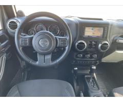 Jeep Wrangler 2,8 CRD Unlimited Sahara Auto - 8