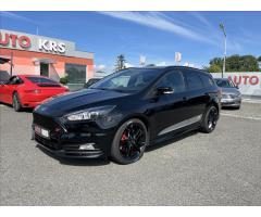 Ford Focus 2,0 Turbo ST 250PS,  Zamluveno !! - 11