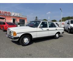 Mercedes-Benz 200 2,0 D,  Zachovalý, orig. jen 189oooKm!  123 - 11