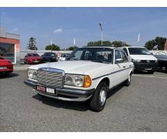 Mercedes-Benz 200 2,0 D,  Zachovalý, orig. jen 189oooKm!  123 - 13