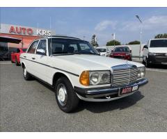 Mercedes-Benz 200 2,0 D,  Zachovalý, orig. jen 189oooKm!  123 - 16