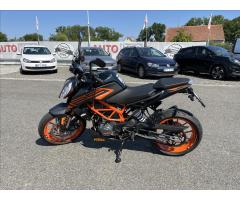 KTM 125 Duke 0,1 Duke 125,Velmi pěkný, koup v CZ, v Záruce - 9