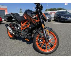 KTM 125 Duke 0,1 Duke 125,Velmi pěkný, koup v CZ, v Záruce - 13