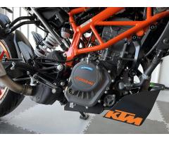 KTM 125 Duke 0,1 Duke 125,Velmi pěkný, koup v CZ, v Záruce - 18