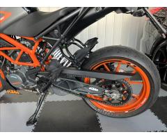 KTM 125 Duke 0,1 Duke 125,Velmi pěkný, koup v CZ, v Záruce - 23