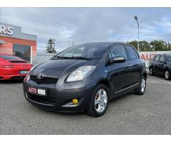 Toyota Yaris 1,3 VVT-i  73KW, Climatr,KeyFree,jen 62000KM!! - 10