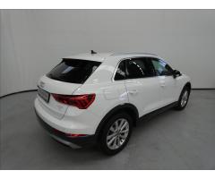 Audi Q3 S tronic DSG Zlevněno o 22 000 Kč