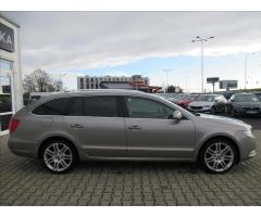 Škoda Superb 2,0 TDI Exclusive 4x4 Combi - 7