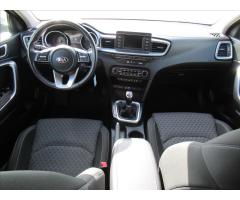 Kia Ceed 1,6 CRDi Exclusive Combi - 13